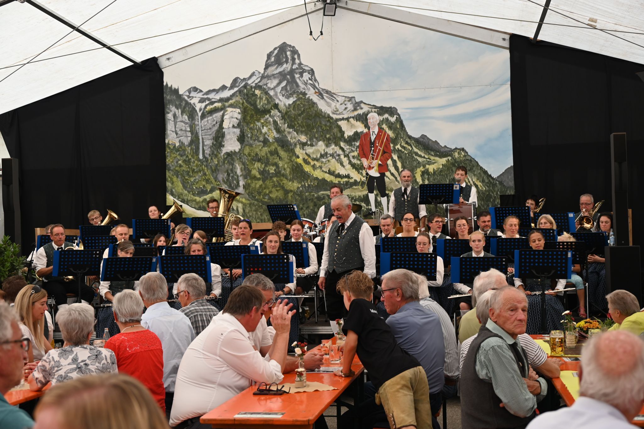 „Zwüschat Blech und Bänk“ – Brozer Herbstfest