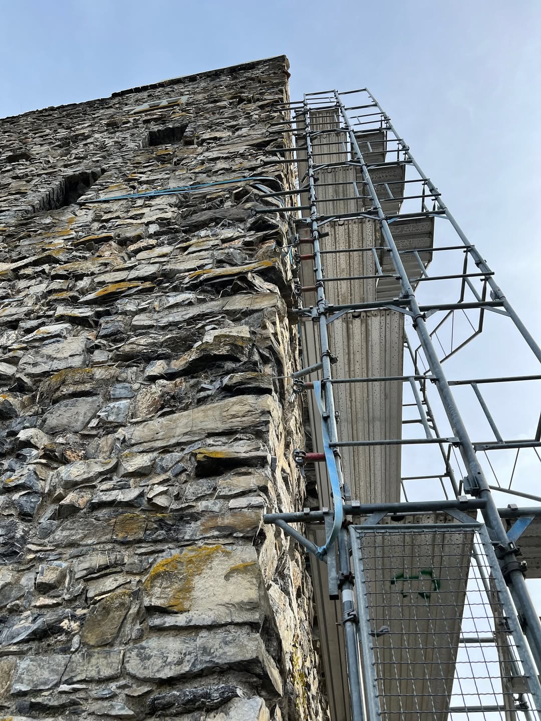 Sanierung der Burg Neu-Montfort geplant