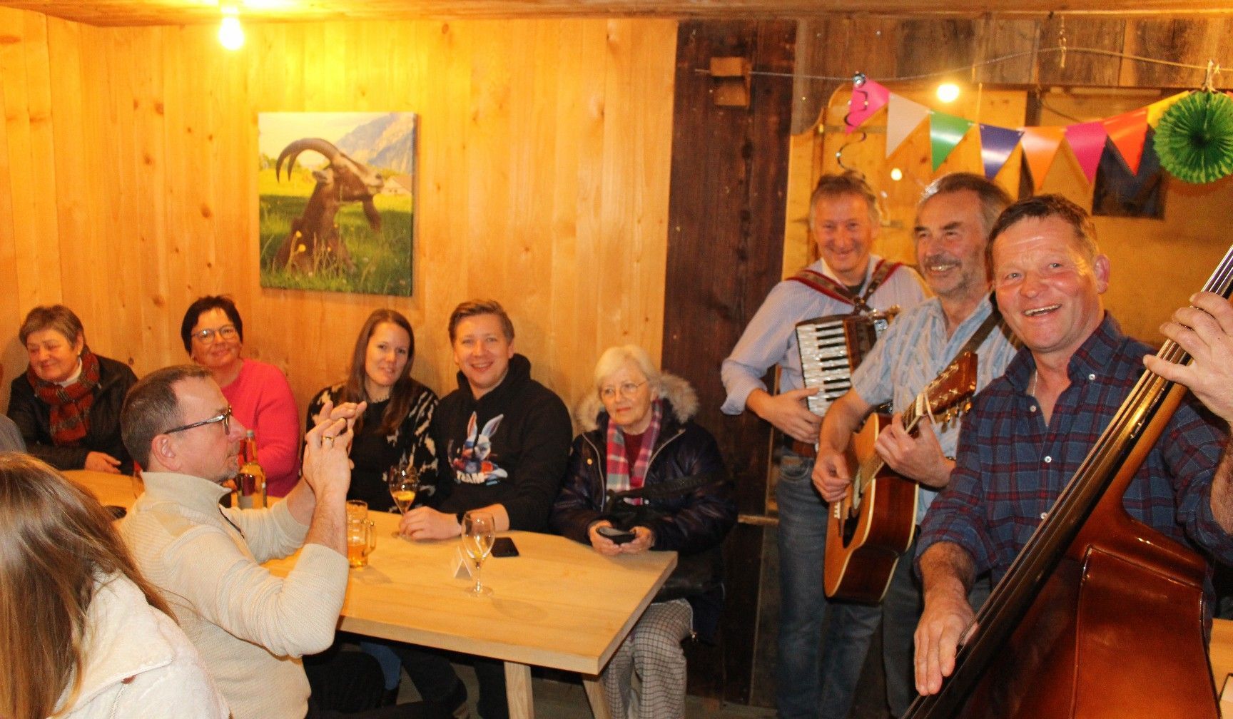 Après-Ski im Goaßstall von Nazes Hus