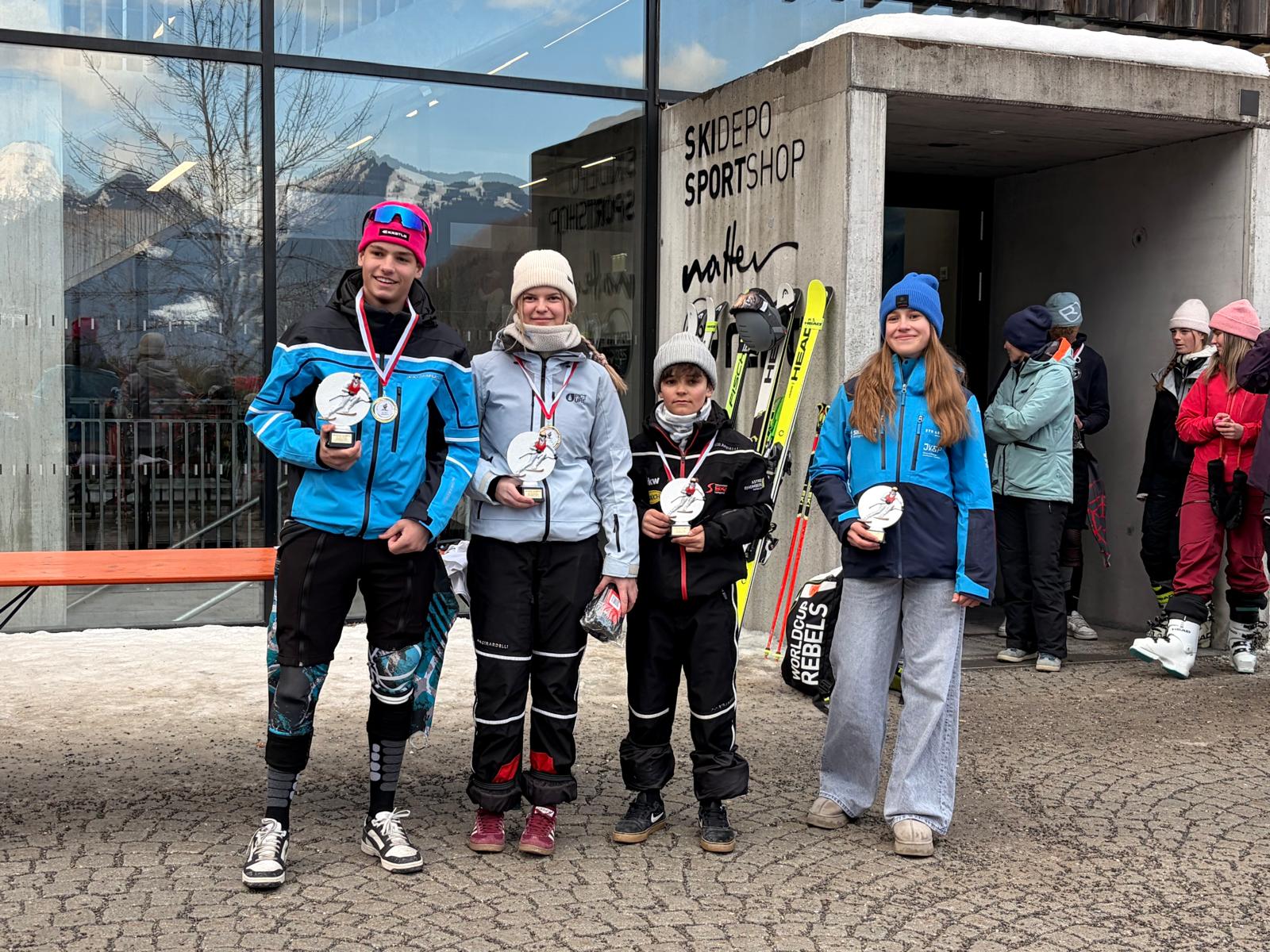 Vier Schulsport-Skiteams im großen Finale