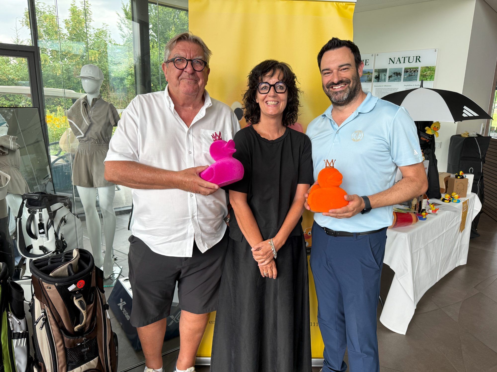 Golfen für den guten Zweck: Cosmos-Turnier stärkt das Netz für Kinder